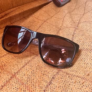 Yanıltıcı Bilgiyle Satılan Gözlükte Cam Çizilmesi Mağduriyeti