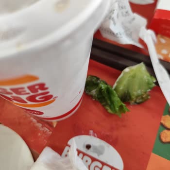 Burger King'de Hijyen Sorunu: Sağlıksız Marul Şikayeti