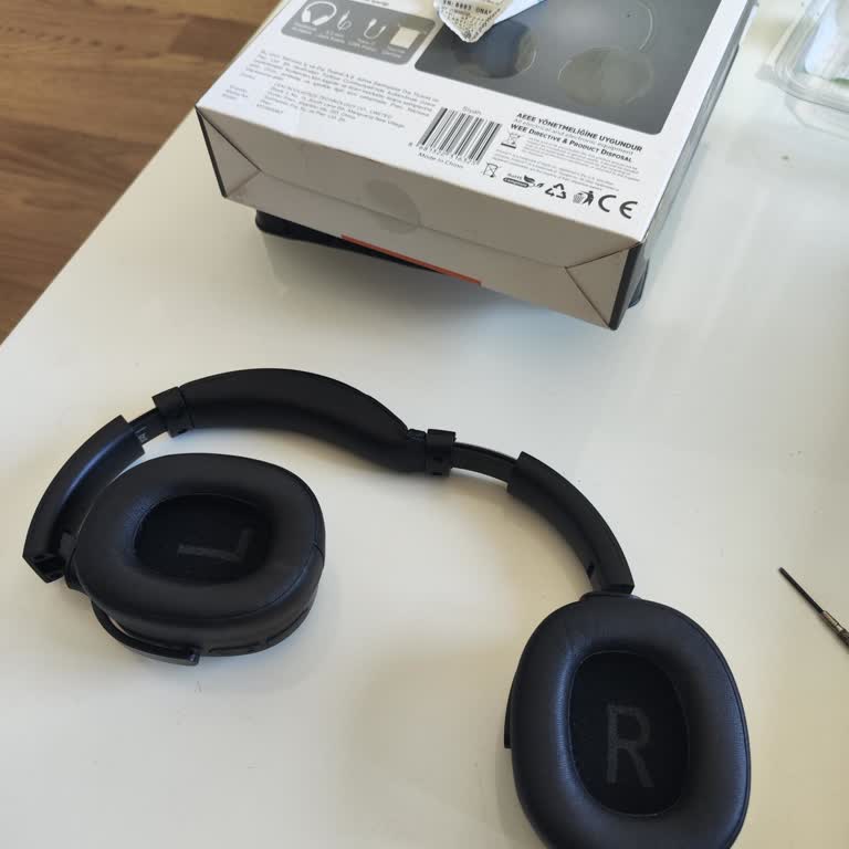 Preo Kablosuz Kulaklığın Plastik Kısmı Normal Kullanımda Kendi Kendine Kırıldı