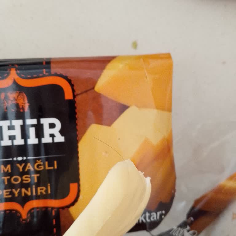 A101'den Alınan Kaşar Peynirinde Kıl Çıkması Ve Ücret İadesi Talebi