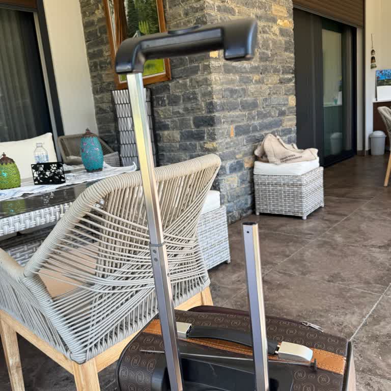 A Jet Valiz Hasarımı Tazmin Etmiyor, 45 Gündür Çözüm Bekliyorum