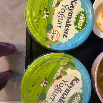 Aldığım İki Sütaş Yoğurdun Bozuk Çıkması Ve Ambalajda Yıl Bilgisinin Olmaması