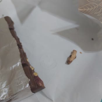 Torku Antep Fıstıklı Çikolatadan Yabancı Madde Şoku