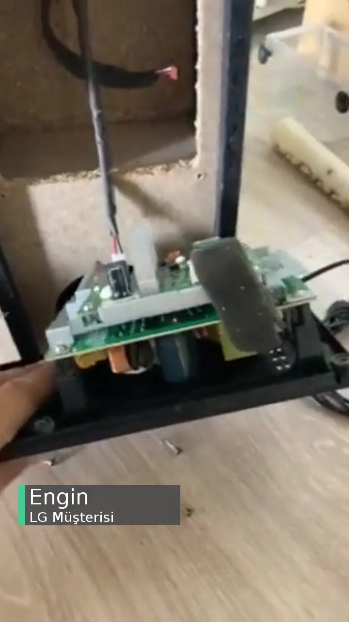 LG Soundbarın Hoparlörü Yok videonun kapak resmi