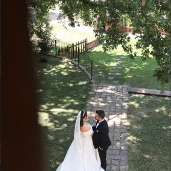 Düğün Fotoğrafları Kalitesiz Ve Firma Çözüm Sunmuyor, Paramız Boşa Gitti