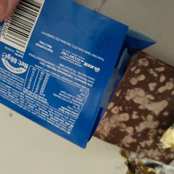 Son Kullanma Tarihi Geçmemiş Çikolatada Bozulma Ve Beyaz Lekelerle Karşılaştım