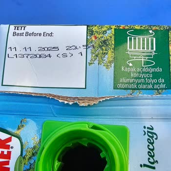 Taze Olması Gereken Meyve Suyu Bozuk Çıktı, İçtikten Sonra Rahatsızlandık