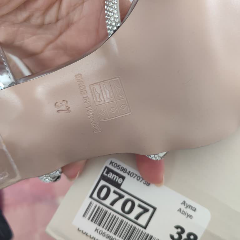 Yanlış Numara Ayakkabı Teslimatı Nedeniyle Mağduriyet Ve Acil Çözüm Talebi