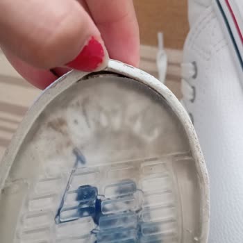 İlk Giyişte Yırtılan Ayakkabı Büyük Hayal Kırıklığı