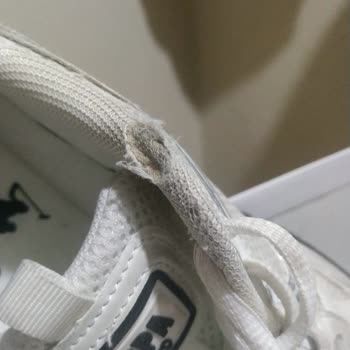 Yeni Alınan Ayakkabı İki Günde Yırtıldı, Çözüm Alamadım