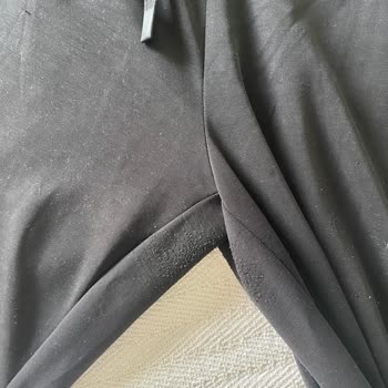 Kısa Sürede Deforme Olan Eşofman Altı Hayal Kırıklığı