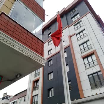 Türk Telekom'un İzinsiz Kablo Çekimi Sonucu Apartmanımıza Verilen Zarar Ve Görüntü Kirliliği