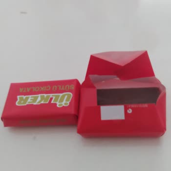 Aldığım Ülker Sütlü Çikolatalarda Küf Ve Renk Değişimi Şoku
