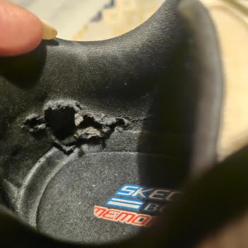 Kısa Sürede Yırtılan Ayakkabıya Garanti Kapsamında Çözüm Sunulmadı