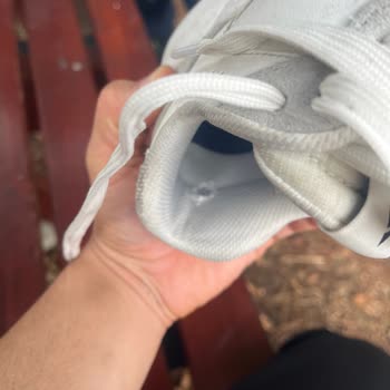 Satın Aldığım Ayakkabıda Kısa Sürede Ses Ve Yırtılma Sorunu