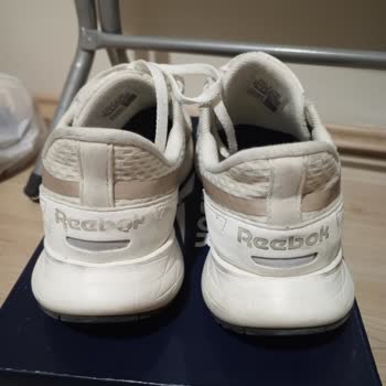Reebok Ayakkabıda 1 Yıl İçinde Delik Oluştu, Değişim Talebim Reddedildi