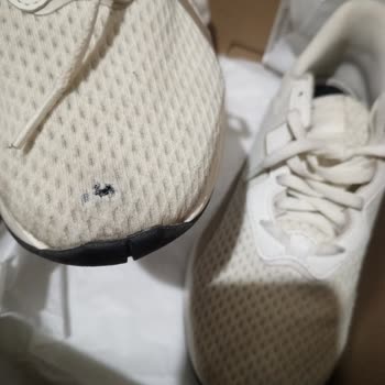 Reebok Ayakkabıda 1 Yıl İçinde Delik Oluştu, Değişim Talebim Reddedildi