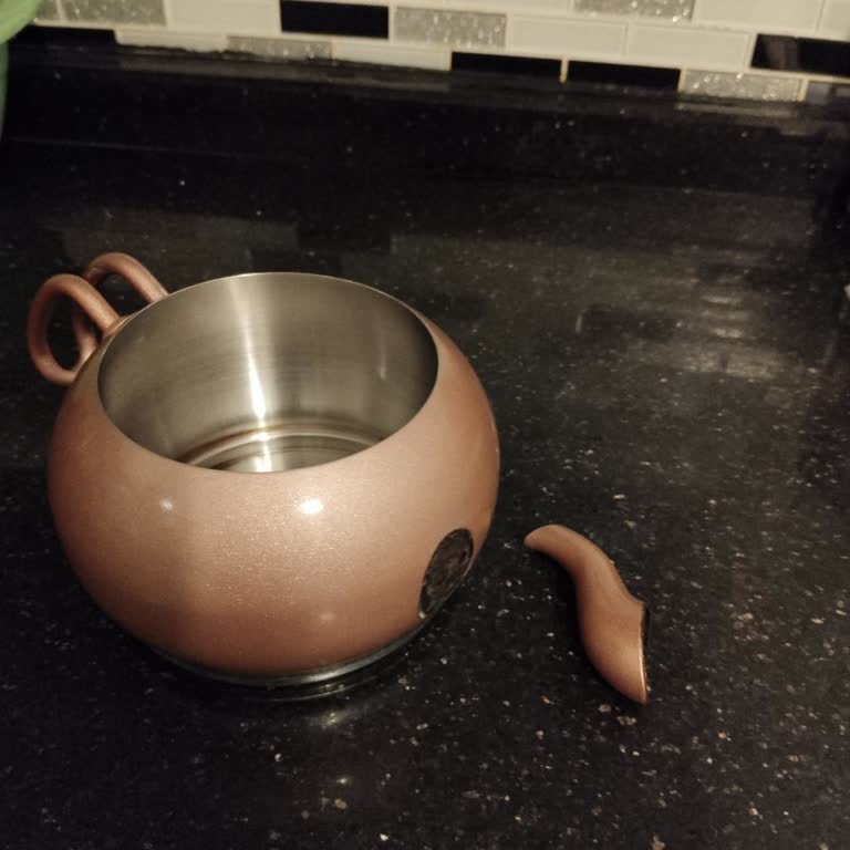 Korkmaz Rena Rose Gold Çaydanlığın Akıtma Yeri Kırıldı