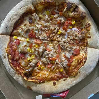 Soğuk Ve Eksik Malzemeli Pizza, İlgisiz Müşteri Hizmetleri