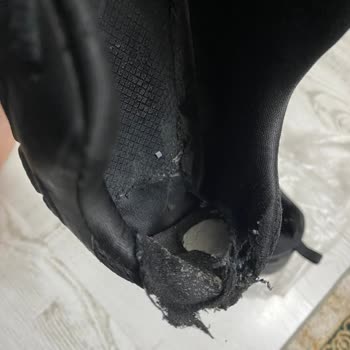 Skechers Ayakkabıda Tekrarlayan Topuk Yırtılması Ve Garanti Sorunu