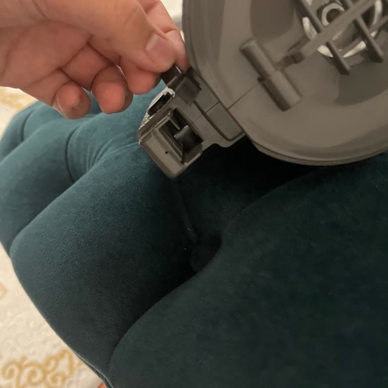 Kırılan Toz Haznesi Tırnağı İçin Garanti Kapsamında Parça Değişimi Talebi