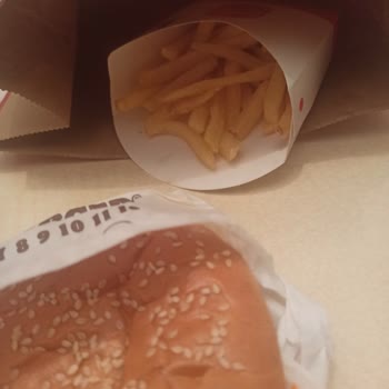 Bozuk Ve Bayat Ürünler, Yanlış Soslar, Çözüm Sunulmayan Müşteri Hizmetleri