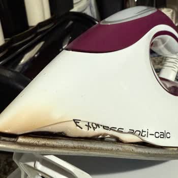 Tefal Ütüde Kireç Temizlerken Yanık Kokusu Ve Yangın Riski Yaşadım