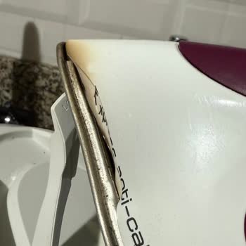 Tefal Ütüde Kireç Temizlerken Yanık Kokusu Ve Yangın Riski Yaşadım