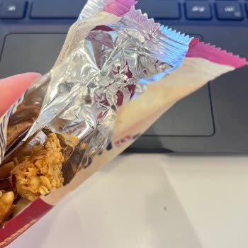 Lifalif Yulaf Bar'ın İçinden Plastik Şerit Çıktı, Güvenim Sarsıldı