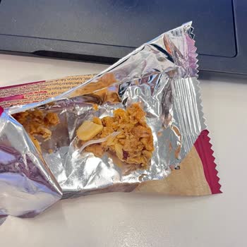 Lifalif Yulaf Bar'ın İçinden Plastik Şerit Çıktı, Güvenim Sarsıldı