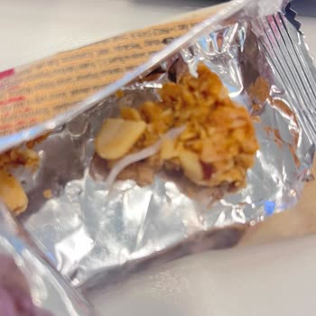 Lifalif Yulaf Bar'ın İçinden Plastik Şerit Çıktı, Güvenim Sarsıldı