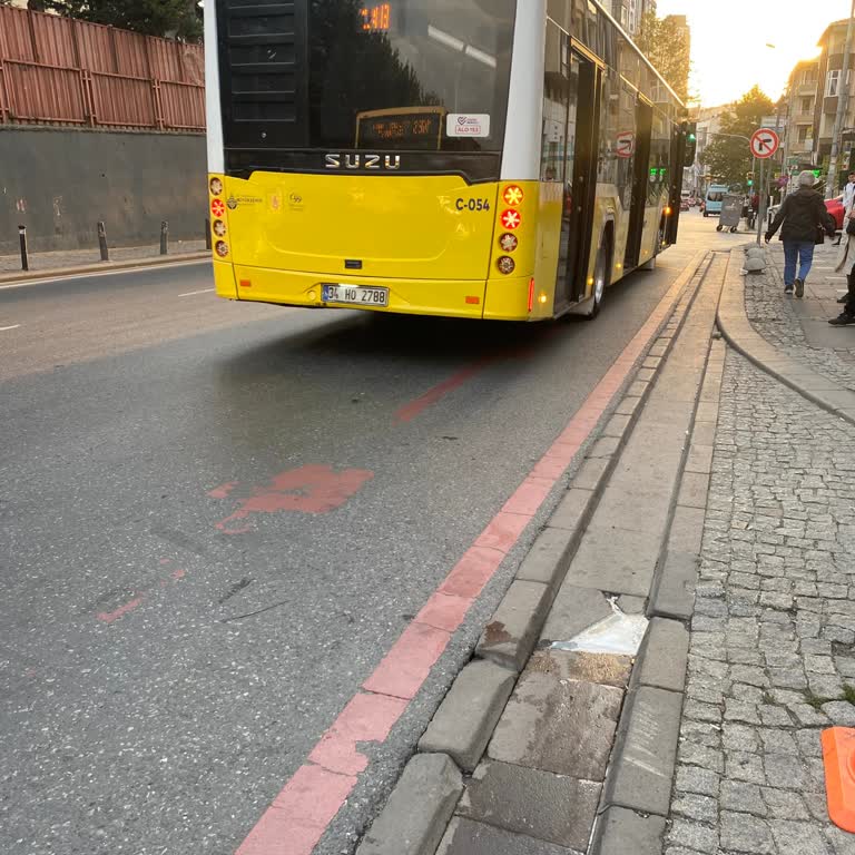 Otobüs Şoförünün Kimliğimi İfşa Etmesi Ve Rahatsız Edici Tavırları