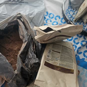 Aldığım Kahveler Yırtık Ve Dökülmüş Geldi, Müşteri Hizmetlerinden Dönüş Alamıyorum