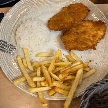 Bahçelievler Kuleli Sosyal Tesisi'nde İlgisiz Personel Ve Eksik/Yanlış Servis Sorunu