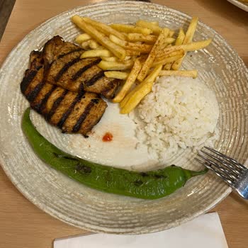 Bahçelievler Kuleli Sosyal Tesisi'nde İlgisiz Personel Ve Eksik/Yanlış Servis Sorunu