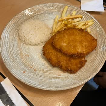 Bahçelievler Kuleli Sosyal Tesisi'nde İlgisiz Personel Ve Eksik/Yanlış Servis Sorunu