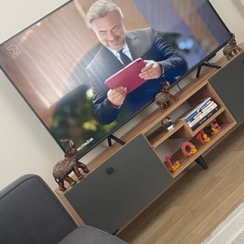 Satın Aldığım Televizyonda Tekrarlayan Ekran Sorunu Ve Servisten Geri Dönüş Alamama