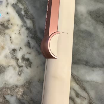 Seyahat Çantası Dyson Airstraight Cihazımda Kalıcı Lekeye Neden Oldu, Çözüm Sunulmadı