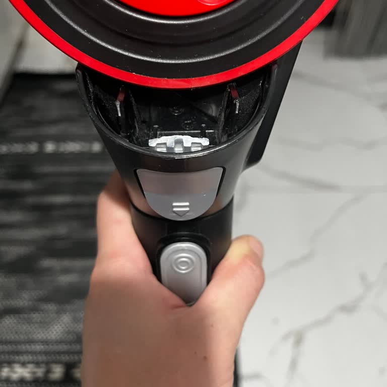 Bosch Süpürge Kilit Parçası Kırıldı, Yüksek Onarım Ücreti Talep Edildi