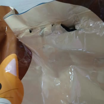 Kedi Maması Delik Çuvalda, Müşteri Hizmetleri İlgisiz Kaldı