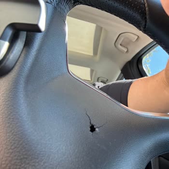 Yamanlar Oto Ekspertiz Direksiyonumun Arkasına Giderilmeyecek Şekilde Zarar Verildi