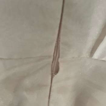 Gardrops Takasında Kusurlu Ve Lekeli Elbise Mağduriyeti Yaşadım