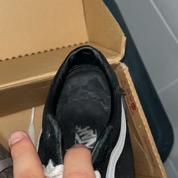Kısa Sürede Deforme Olan Vans Ayakkabı İçin Çözüm Bulunmuyor