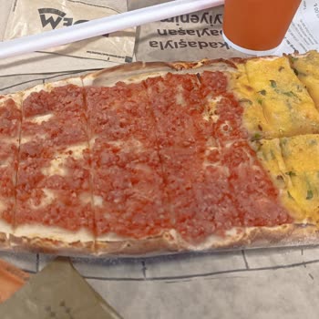 Pidemde Kıyma Yerine Domates Ve İlgisiz Davranış!