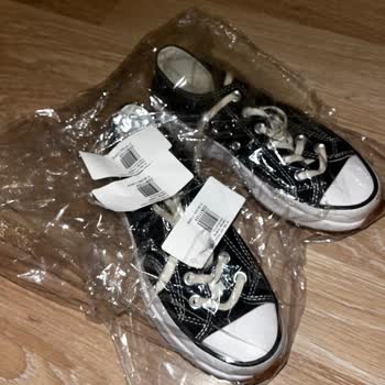 Az Kullanılmış Ayakkabıda Kısa Sürede Yırtılma Ve Yetersiz Çözüm Süreci