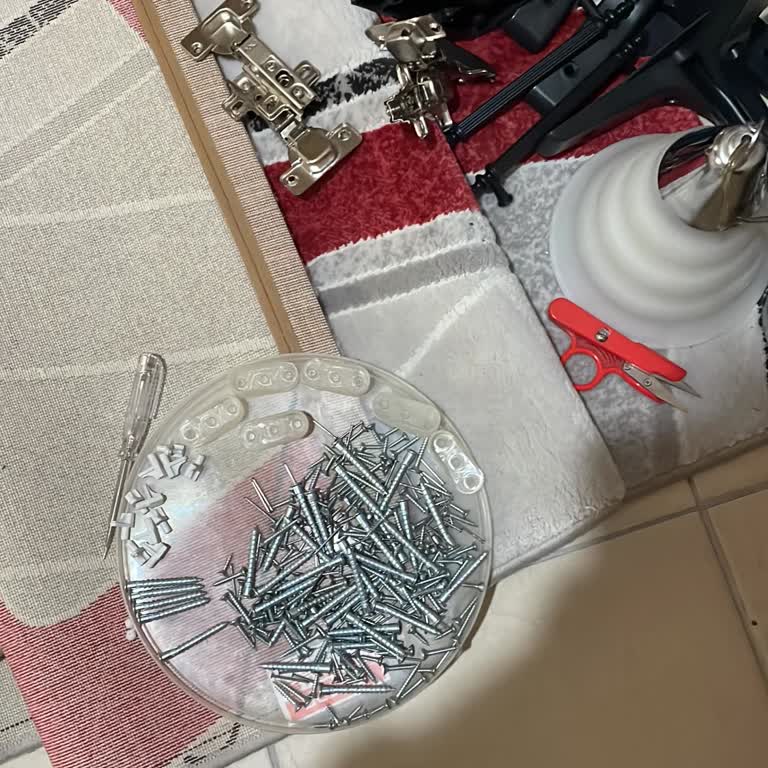 Şok Marketten Aldığım Dolapta Teslimat Ve Parça Sorunu