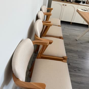 Konfor Mobilya Farklı Boyutlarda Teslim Edilen Sandalyeler Mağduriyet Yarattı