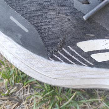 FLO Ayakkabı Reebok Ayakkabı 6 Ayda Yırtıldı