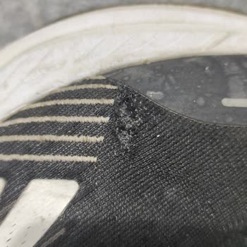 FLO Ayakkabı Reebok Ayakkabı 6 Ayda Yırtıldı