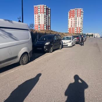 Samsun Büyükşehir Belediyesi Okul Yolunda Eksik Kaldırım Tehlikesi Öğrenciler Her Gün Risk Altında